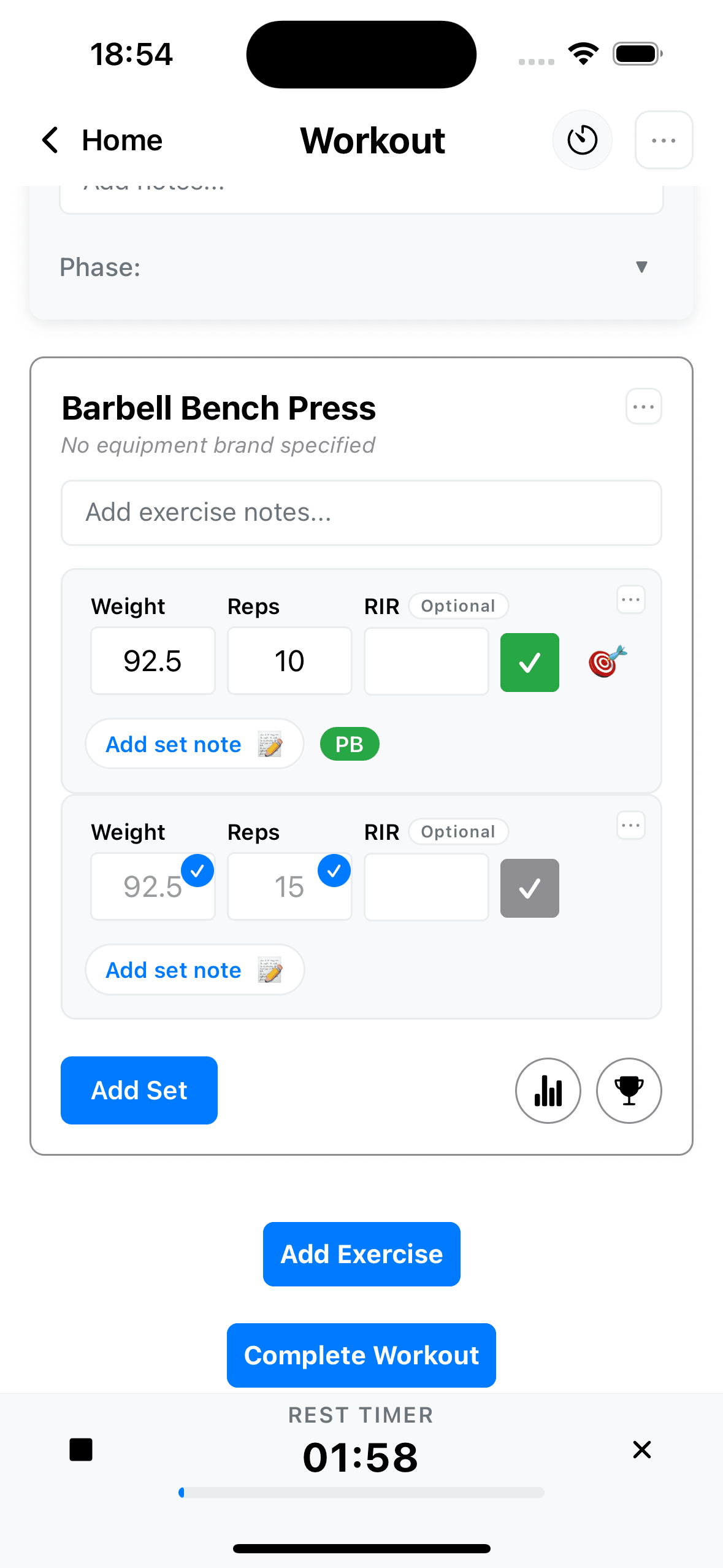 GainsLog workout screen showing exercise tracking